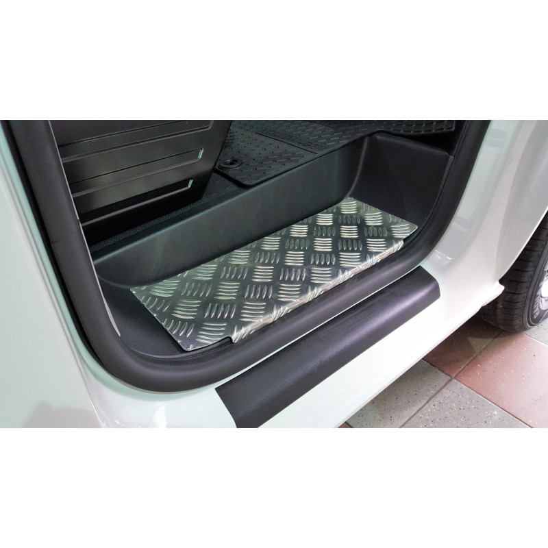 Protection de marchepied Renault Trafic de Janvier 2001 à Septembre 2014 - Aluminium Protection de marchepied Renault Trafic de Janvier 2001 à Septembre 2014 - Aluminium